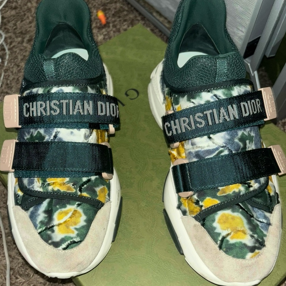 Dior Green Mesh Sneakers with Breathable Design - Picture 2 of 3